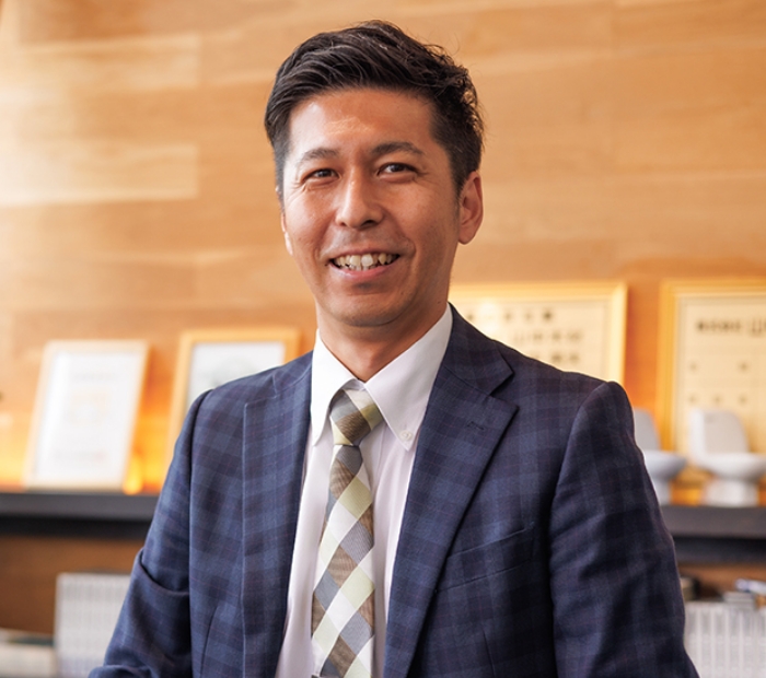 営業部 チーフ 井上哲也